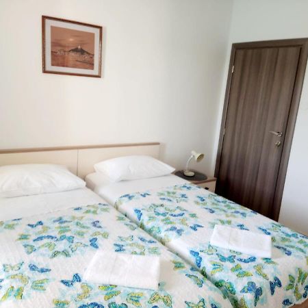 Apartment Luna Tribunj Трибунь Екстер'єр фото