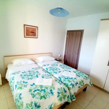 Apartment Luna Tribunj Трибунь Екстер'єр фото
