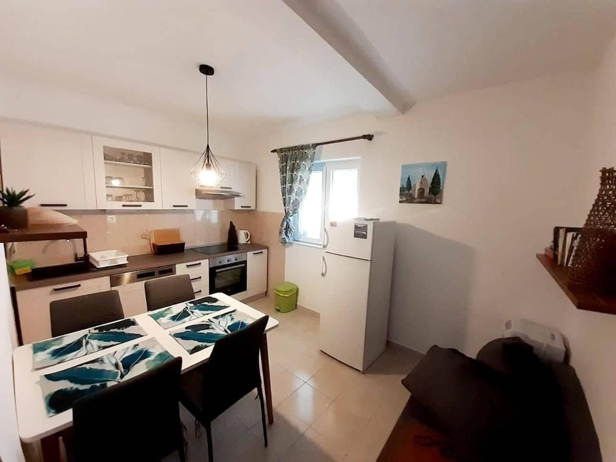 Apartment Luna Tribunj Трибунь Екстер'єр фото